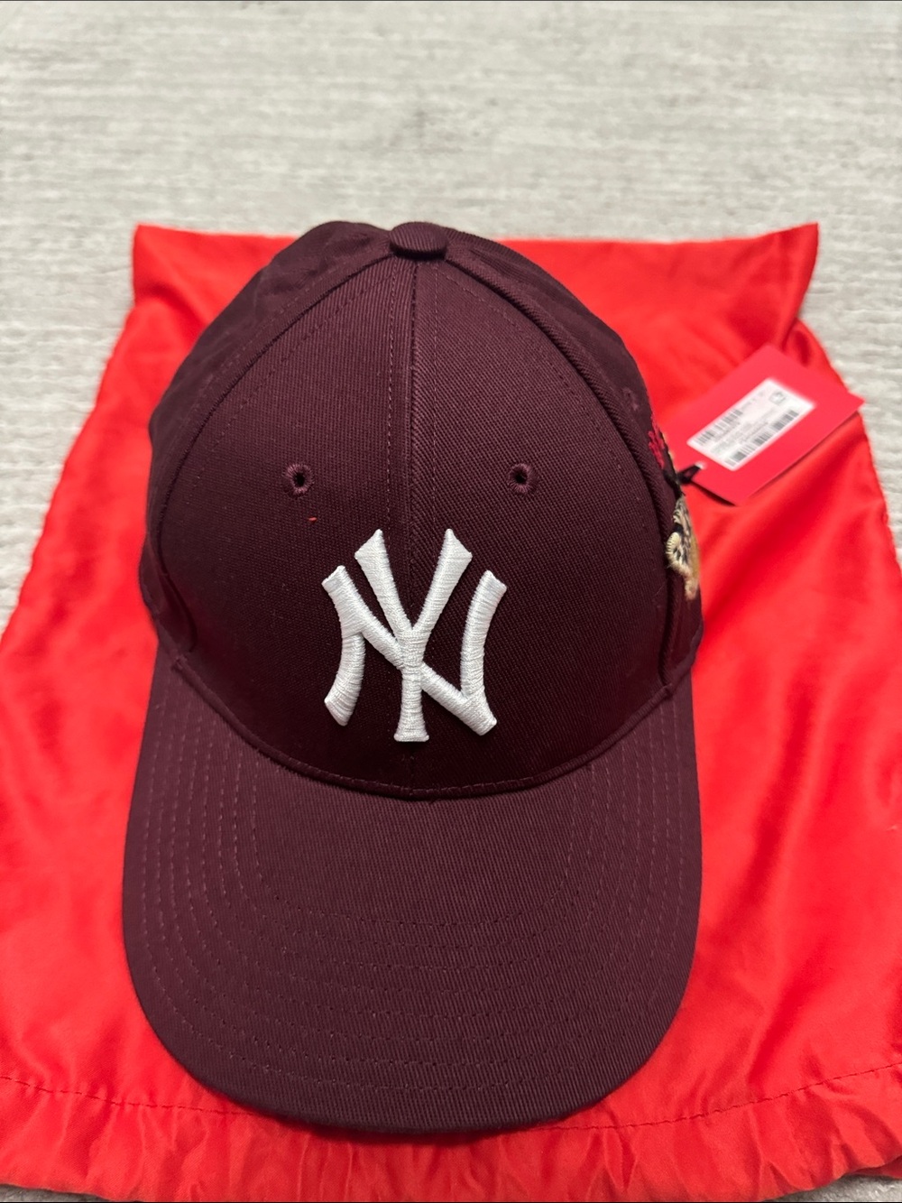 Gucci Maroon Baseball Cap with White NY and Bee Patch - Picture 3 of 4